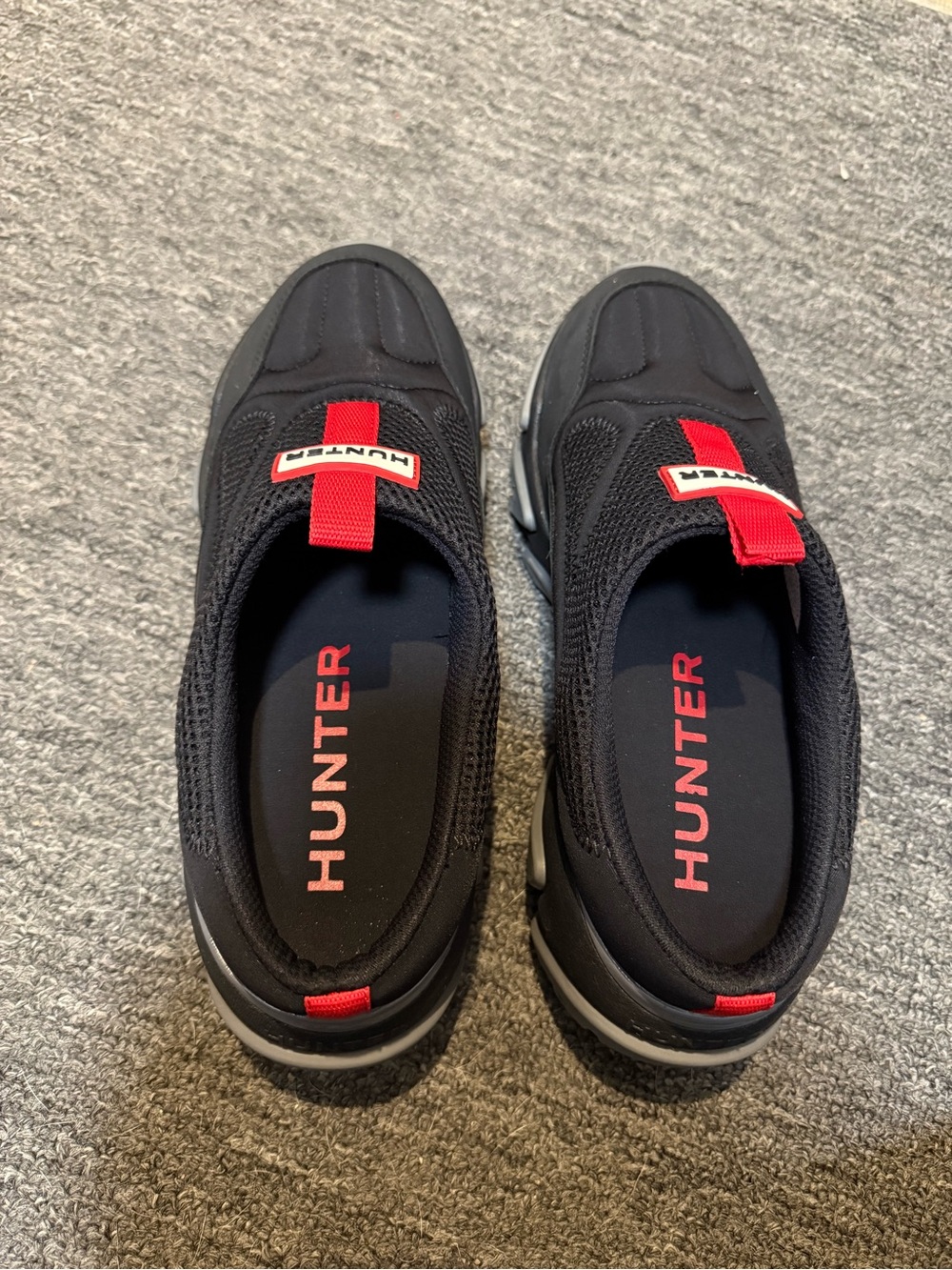 Hunter Men’s Black Slip-On Sneakers with Red Pull Tab and Gray Sole - Picture 3 of 7